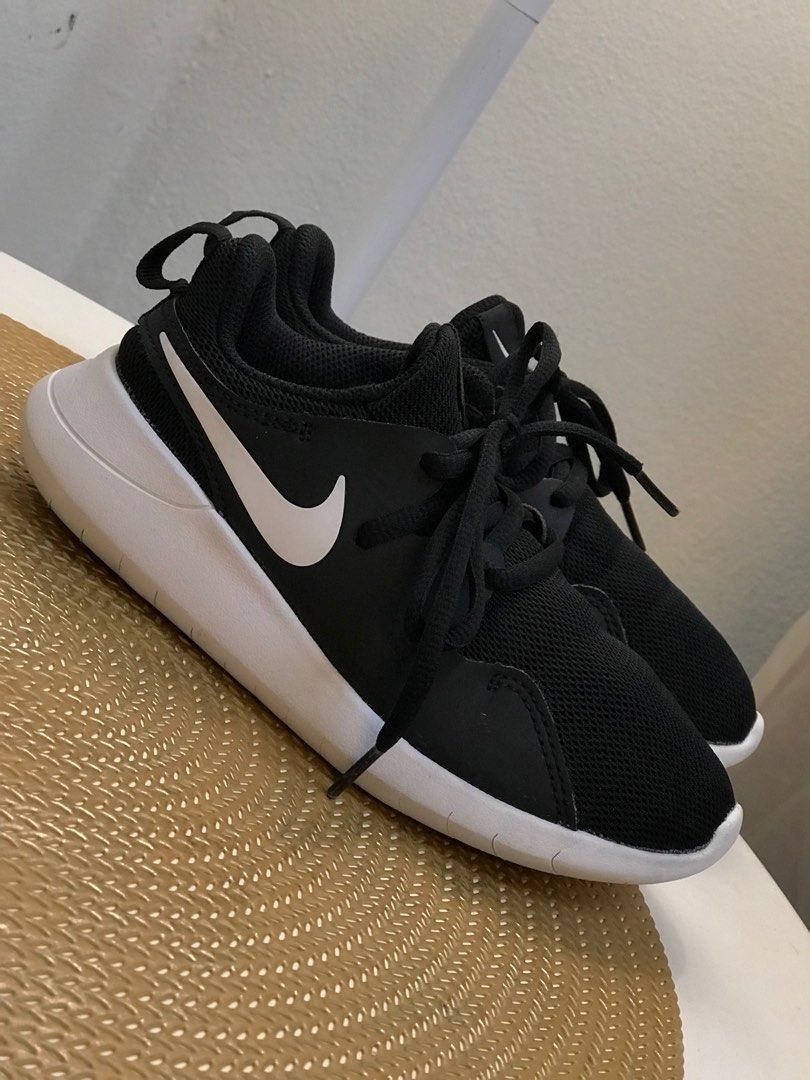 Nike Tessen Kids Babies Kids Babies Kids Fashion on Carousell