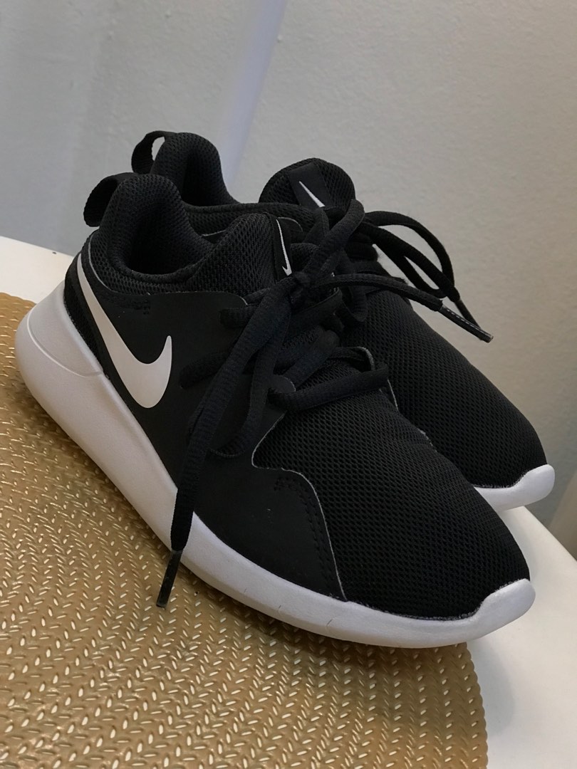 Nike tessen kids discount