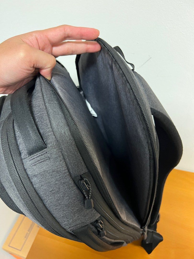 Nomatic Navigator Lite 15L Backpack, Men's Fashion, Bags, Backpacks on ...
