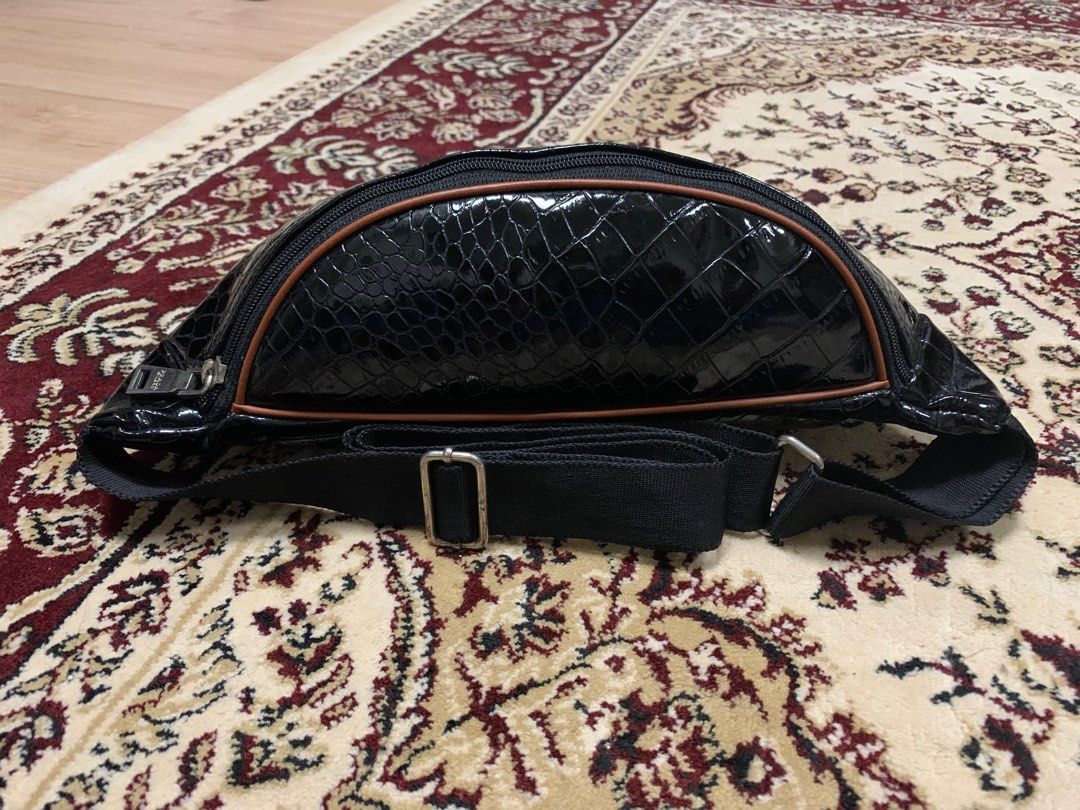 Pouch shop bag prada