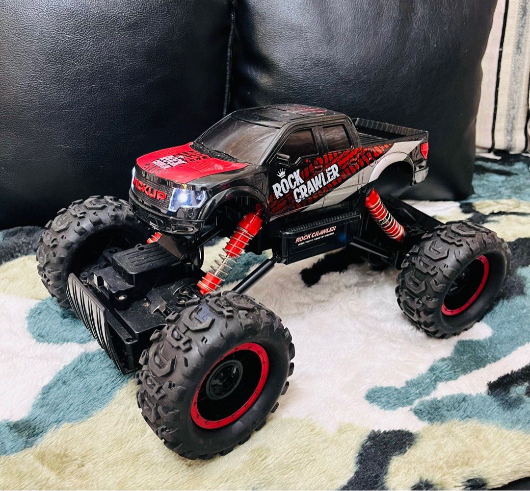 Rock Crawler 4WD Rally Car (Category: Remote Control Toys) located in Paranaque City. Submitted by nm_essentials (Listing ID 1216868824, Image 2). Description: Preloved 4WD Rally Car 1:14 Scale Rock Crawler No.HB-P1401 2.4 GHz Remote Control Frequency Condition: 9/10 still looks new Uses: Car: 5x1.5V “AA” batteries 🔋 (Not Included) Controller: 3x1.5V “AA” (Not Included) Suggestion: Better buy a rechargeable batteries to save money. Bought this a