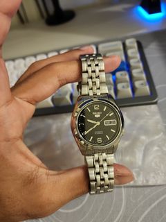 (Category: ) located in . Submitted by watchywatchdude (Listing ID 1216981633, Image 1). Description: .