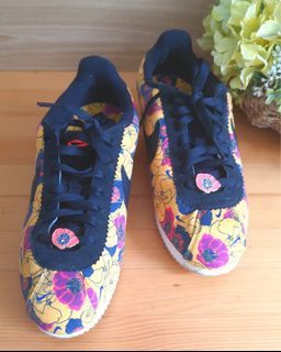 Sepatu Nike motif bunga 100% Original