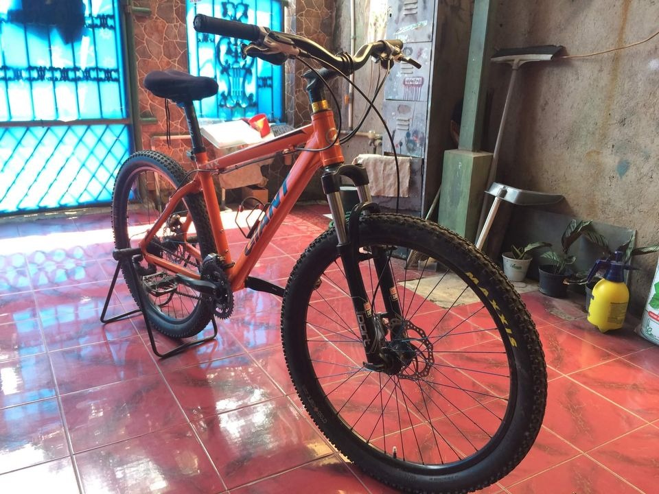 sepeda giant hybrid