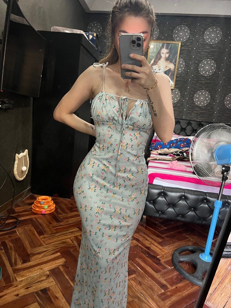 sexy_floral_long_dress_1677148867_71434da3_progressive.jpg