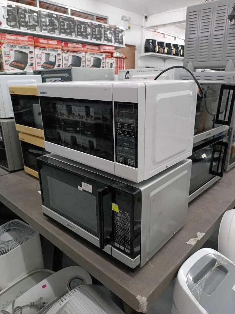 Sharp Microwave Oven 20 Liters NO BOX AS IS (Category: Ovens & Toasters) located in Muntinlupa City. Submitted by aussiesurplus (Listing ID 1216910219, Image 1). Description: Sharp Microwave Oven 20 Liters NO BOX AS IS 2700 .