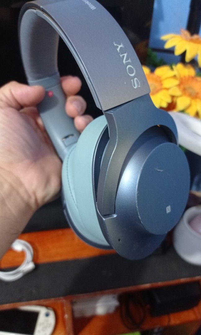 Sony bluetooth headphone., Audio, Headphones & Headsets on Carousell