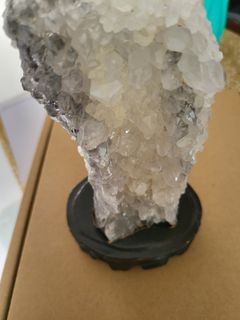 Sparkling quartz
