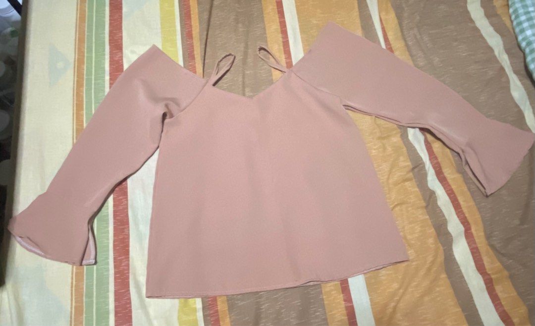 Top and Skort Set (Category: Sets or Coordinates) located in Guagua. Submitted by declutterwithj (Listing ID 1216984315, Image 2). Description: Used once. Fits Small to Medium.