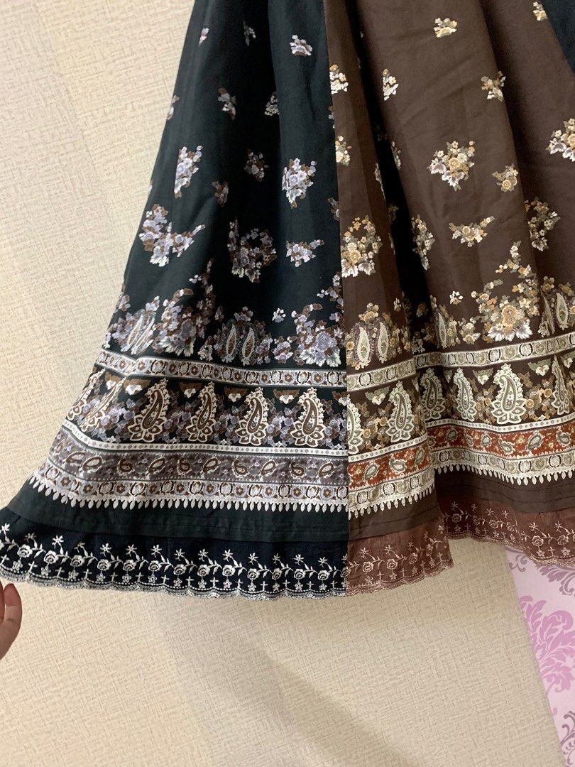 VINTAGE SKIRT CORAK PAISLEY HINDU TRADISIONAL, Women's Fashion, Bottoms