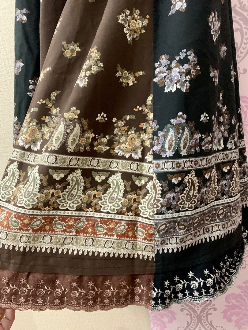 VINTAGE SKIRT CORAK PAISLEY HINDU TRADISIONAL, Women's Fashion, Bottoms