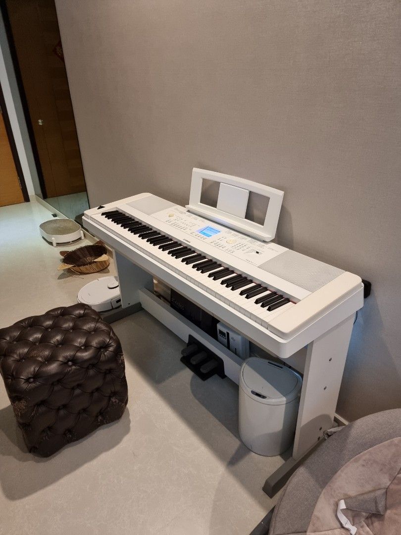Yamaha DGX660 for sale Hobbies Toys Music Media Musical