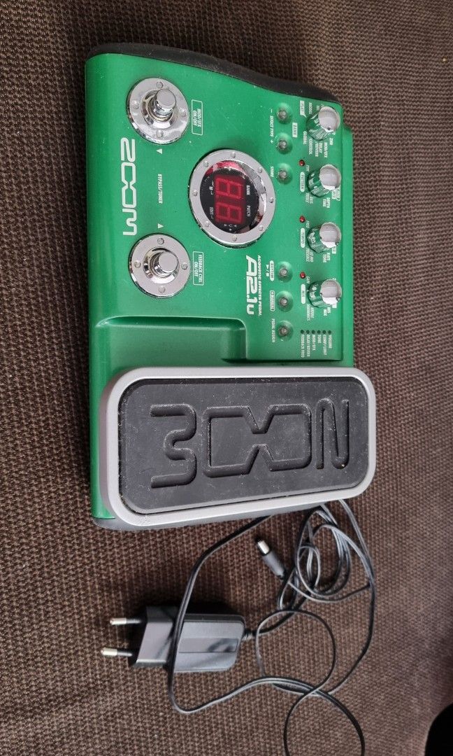 ZOOM A2.1u acoustic guitar effect pedal, Hobbies & Toys, Music & Media