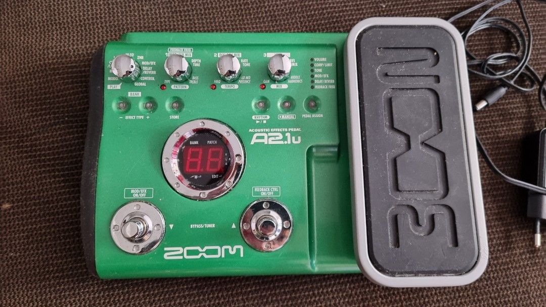 ZOOM A2.1u acoustic guitar effect pedal, Hobbies & Toys, Music & Media