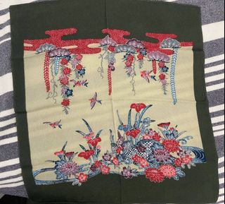 5 traditional Japanese kimono bags and a scarf