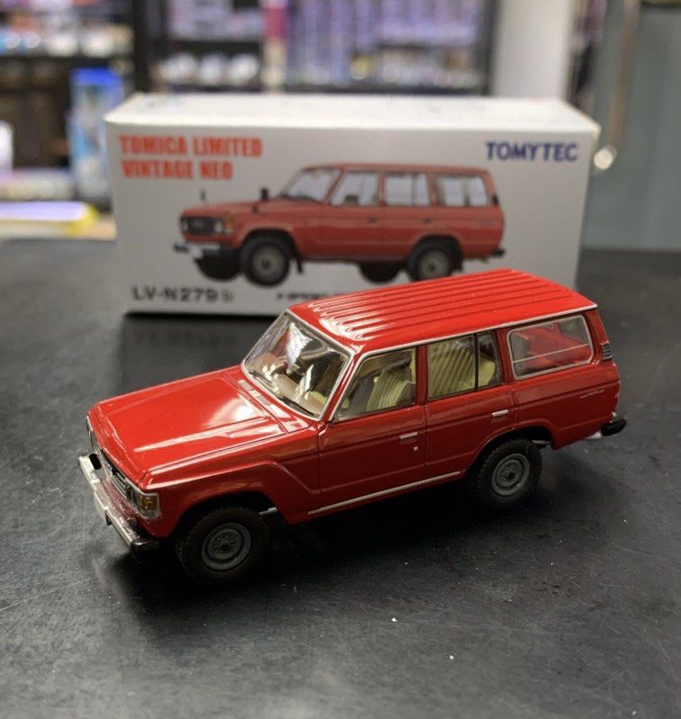 TOMYTEC Tomica Limited Vintage Neo 1/64 Toyota Land Cruiser 60