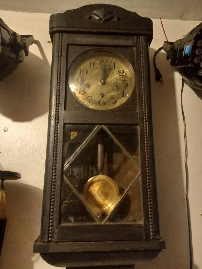 Antique mechanical Clock on Carousell