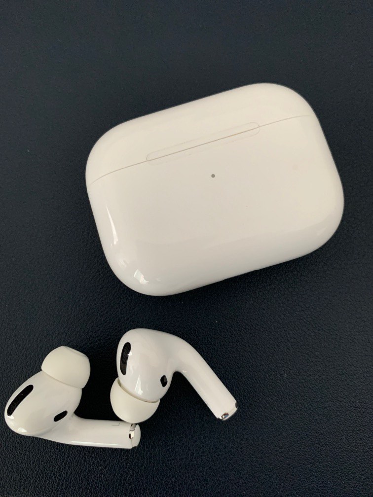 Apple Airpods Pro (1st gen) Defective left piece, Audio, Earphones on Carousell