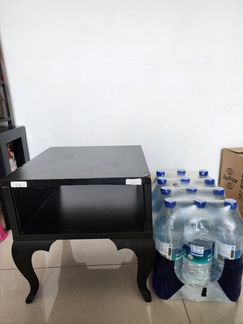 Bedside table (Category: Tables & Sets) located in Singapore. Submitted by Icarus02 (Listing ID 1217123770, Image 2). Description: self collect at bartley mrt station. no for fussy buyers. damage on the corner (see 3rd. photo)).