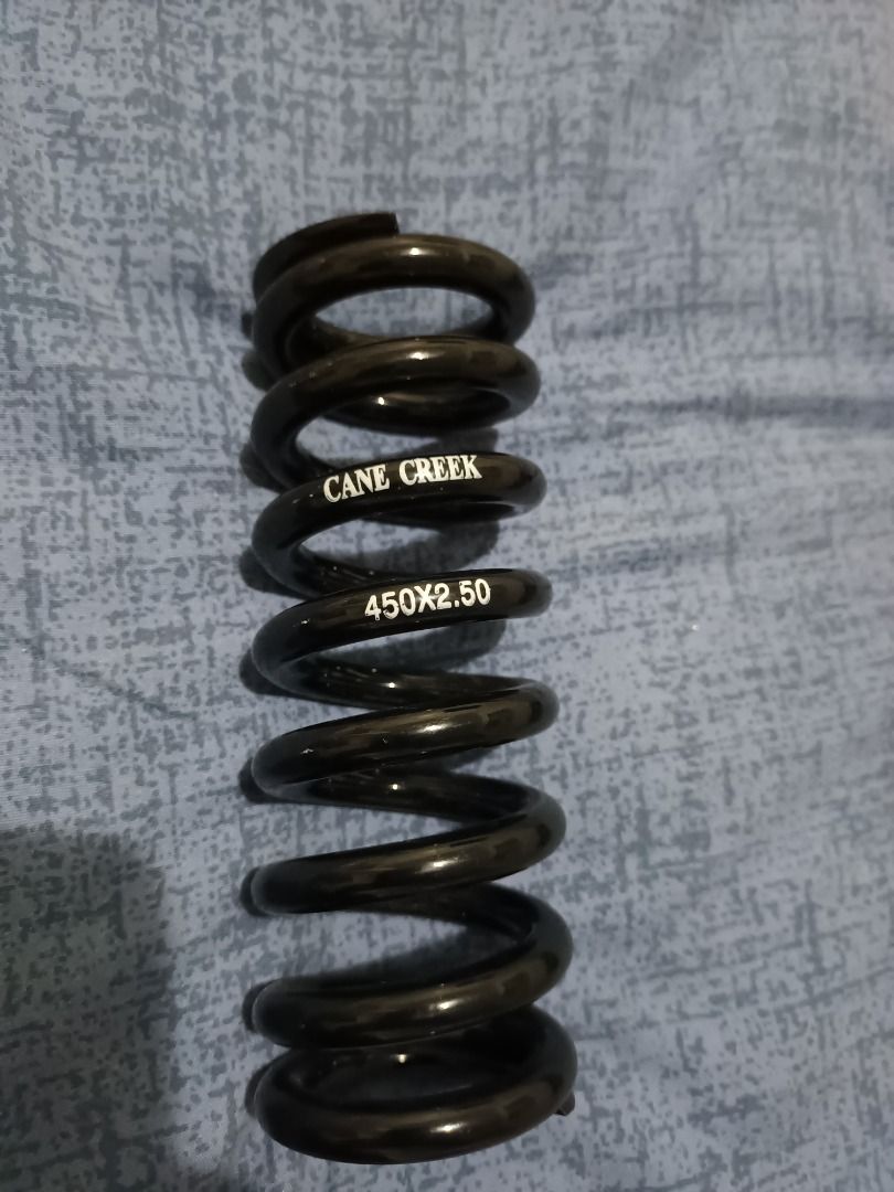 Fox DHX rear shock (Category: Bicycles) located in Quezon City. Submitted by jesilang86 (Listing ID 1217190667, Image 1). Description: Cane creek coil spring ( valt ) 2.75x550 - 1.5k Cane creek coil spring 2.50x450 - 800.00 - SOLD- 09228428760 / las pinas.