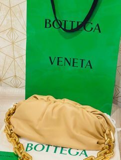 Bottega Veneta Chain Pouch Almond 2021