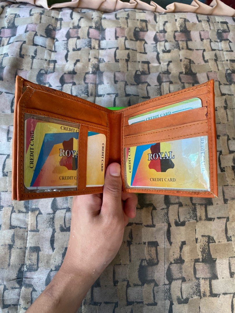 Caterpillar leather wallet (Category: Wallets & Card holders) located in Angeles City. Submitted by __vnsp (Listing ID 1217055012, Image 3). Description: .