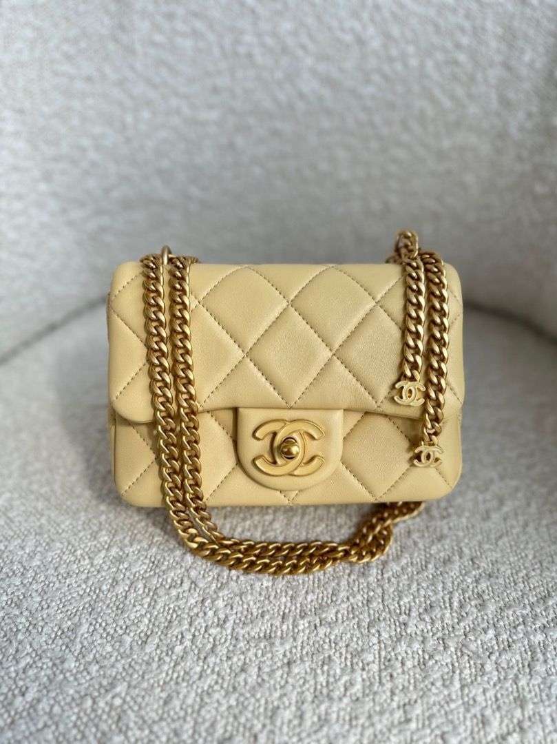 Chanel Enamel Quilted Pending CC Mini Square Flap Yellow Lambskin Aged Gold  Hardware 22P, 名牌, 手袋及銀包- Carousell