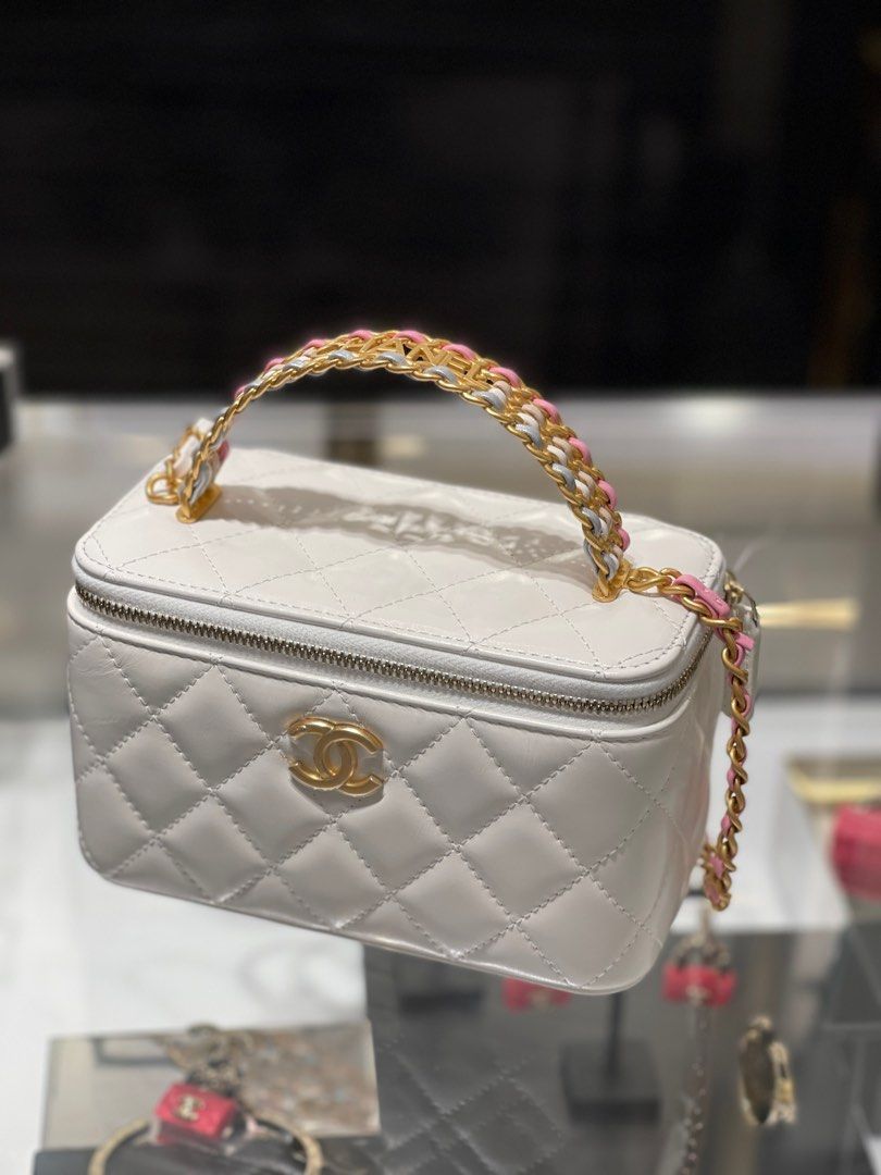 Chanel white vanity case box 23p