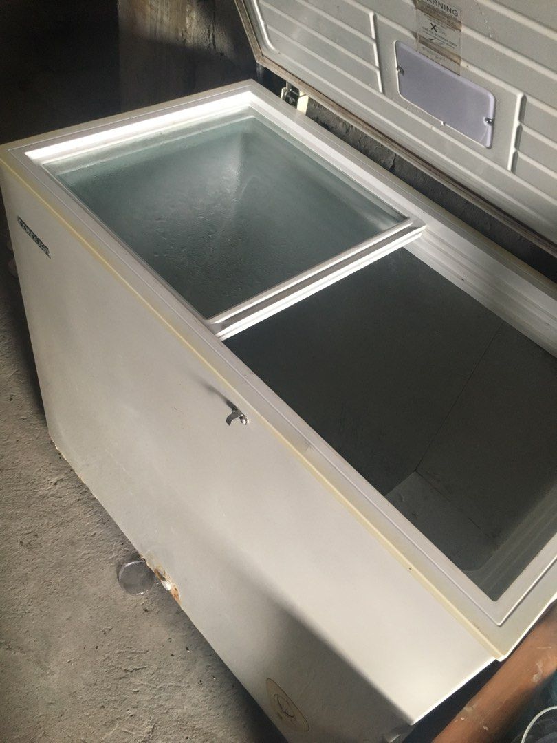 Condura Chest Freezer CCF200L, TV & Home Appliances, Kitchen