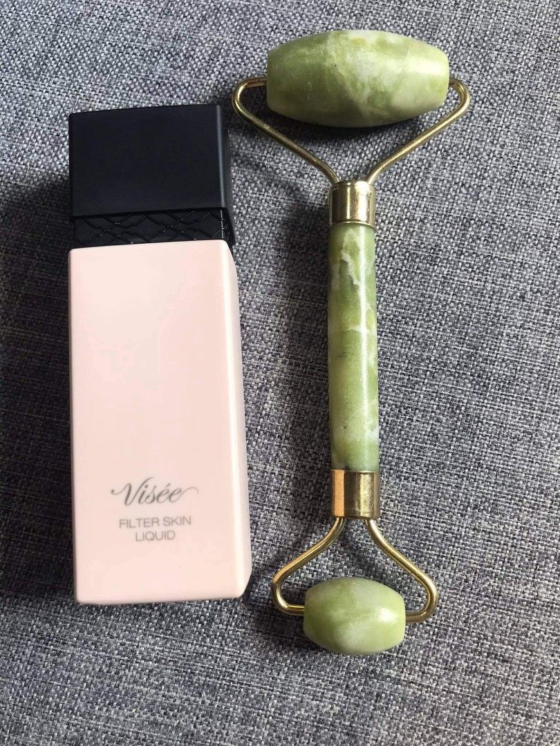 Filter Foundation 30ml (Category: Makeup) located in Quezon City. Submitted by glowandshai (Listing ID 1217100279, Image 1). Description: Japan Brand 30ml with face massager.