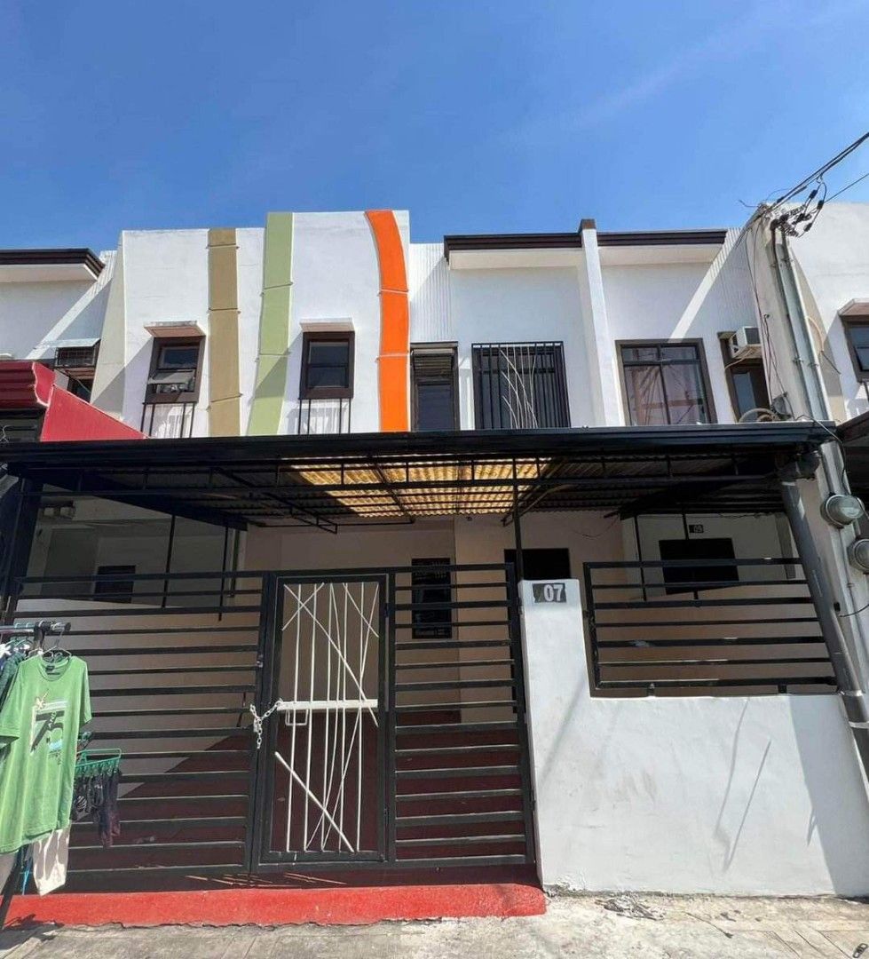 Flood Free Townhouse For Sale in Fortune Marikina (Category: Townhouse) located in Manila. Submitted by Riz1230 (Listing ID 1217191477, Image 1). Description: 10% DP Only! Flood Free 💯 House and Lot For Sale in Champaca Fortune Marikina Lot area: 70sqm Floor area: 99sqm 4BR 2T&B 1Carport 📌Price: 6,300,000 10% Downpayment 3mos to pay 90% thru bank financing For Inquiries/Viewing Appointment Kindly Direct Message or Call ☎️📞09914150991.