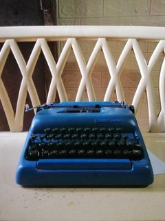 F/S: 1950s Smith Corona Sterling Typewriter