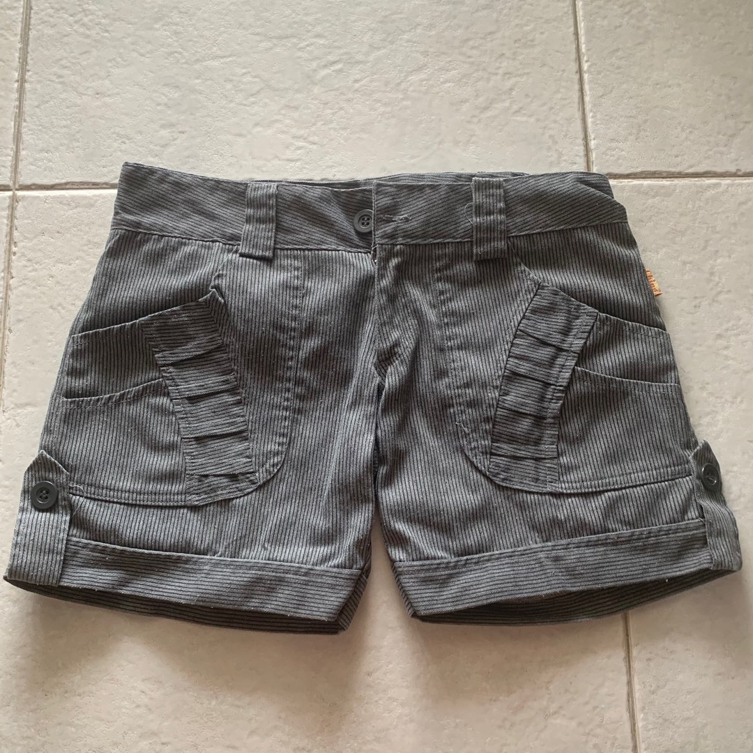Grey Khaki Shorts, Women's Fashion, Bottoms, Shorts on Carousell