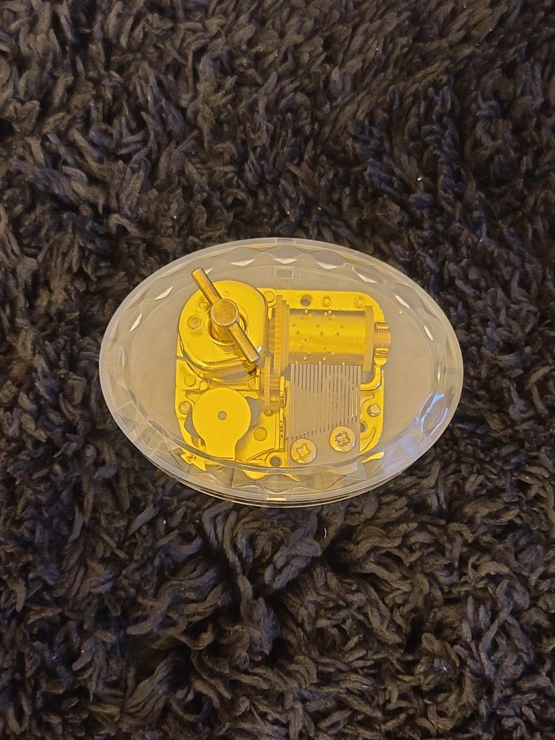 Happy birthday song Music box, 興趣及遊戲, 手作＆自家設計, 其他 Carousell