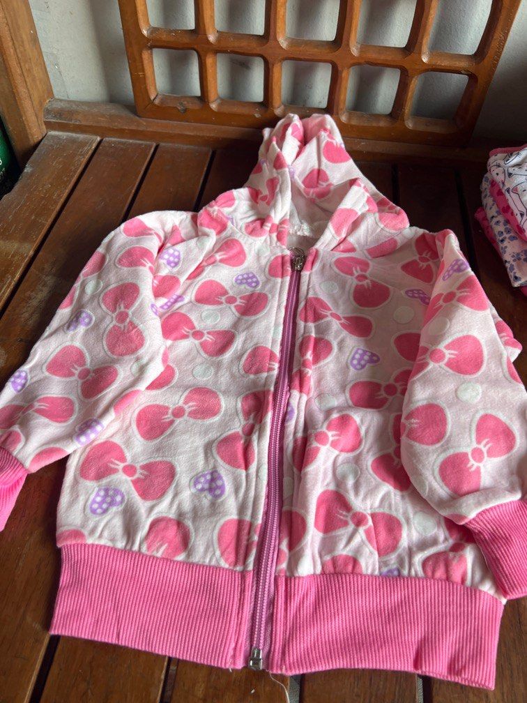 Hello Kitty Terno Set (Jacket & Jogger Pants) (Category: Babies & Kids Fashion) located in Quezon City. Submitted by shopkyph (Listing ID 1217038858, Image 2). Description: Hello Kitty Terno Set (Jacket & Jogger Pants) Only used once Fot 2-3yr old.