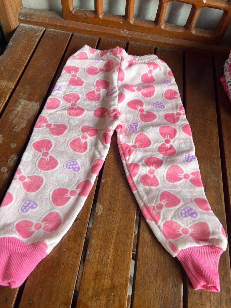 Hello Kitty Terno Set (Jacket & Jogger Pants) (Category: Babies & Kids Fashion) located in Quezon City. Submitted by shopkyph (Listing ID 1217038858, Image 3). Description: Hello Kitty Terno Set (Jacket & Jogger Pants) Only used once Fot 2-3yr old.