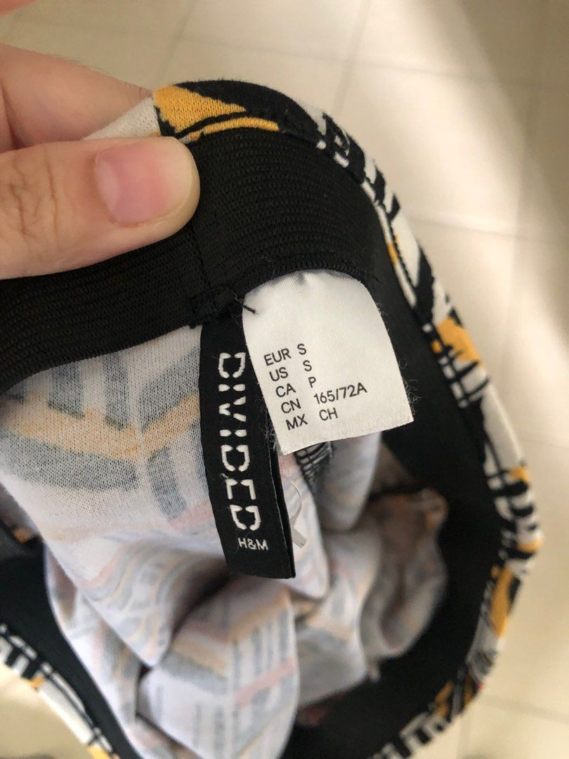 HM Printed A-line Skirt (Category: Skirts) located in Taguig. Submitted by user51982 (Listing ID 1217218740, Image 3). Description: .