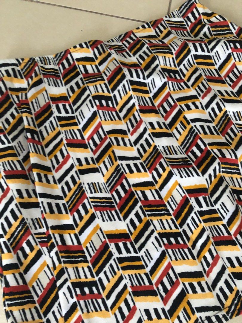 HM Printed A-line Skirt (Category: Skirts) located in Taguig. Submitted by user51982 (Listing ID 1217218740, Image 2). Description: .