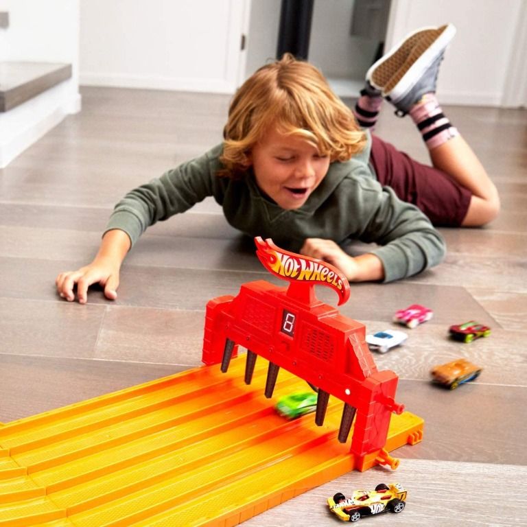 Hot Wheels Super 6-lane Raceway Orange track, Hobbies & Toys, Toys ...