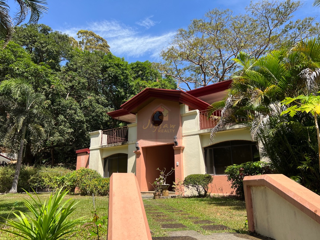 House for SALE East Kalayaan, Subic Bay Freeport Zone, Olongapo City