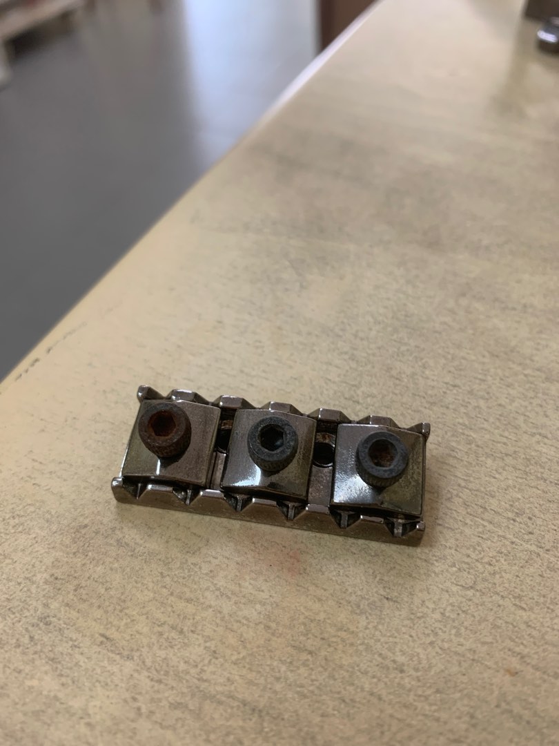 Ibanez locking nut, Hobbies & Toys, Music & Media, Music Accessories on Carousell