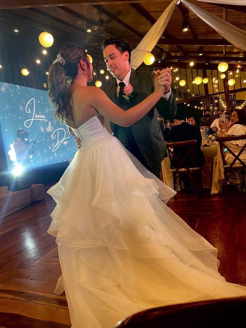 Ivory and White Wedding Dress (Category: Dresses) located in Quezon City. Submitted by jtc99 (Listing ID 1217048004, Image 2). Description: Ivory and White Customized Carin Dress Detachable shoulder straps Fits medium to large and can alter.