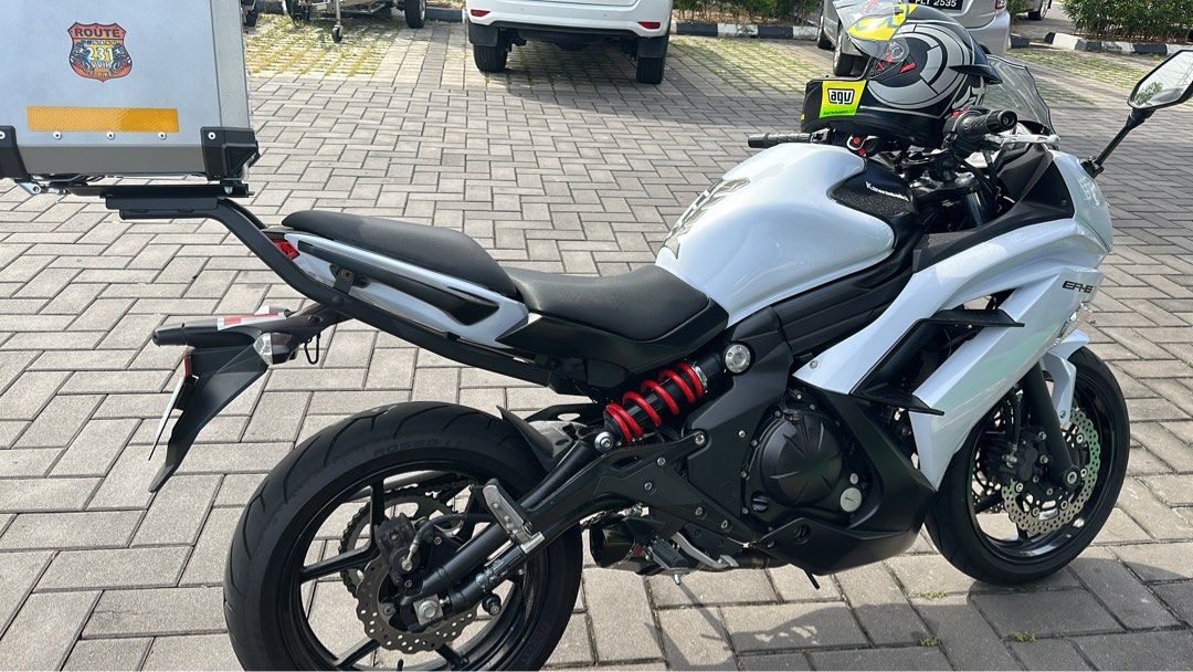 Kawasaki ER6f 650CC Low Mileage Special Plat Motorbikes on Carousell