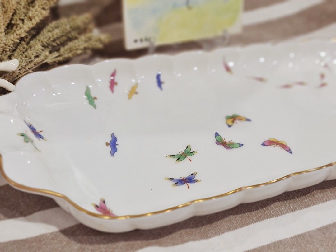KORANSHA Rectangular Dish plate (Category: Other Kitchenware & Tableware) located in Rizal. Submitted by missytin (Listing ID 1217208822, Image 2). Description: ✔ KORANSHA RECTANGULAR SERVING PLATE - 1pc - with wooden box - super nice 👍👍👍 SRP: PHP3,575 OUR PRICE: PHP1,500 Only!!✖ NOW PHP1,100 last piece (Note: Best Steal price!) 💡 Koransha is the longest-standing original manufacturer of Arita ware and the "BEST" porcelain tableware in Japan.