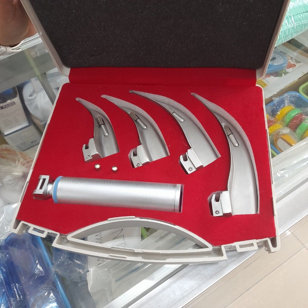 Laryngoscope set on Carousell