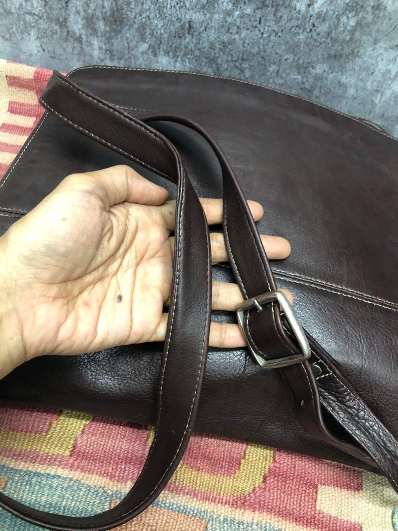 Latico top messenger bag