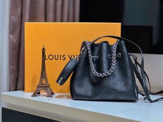 Louis Vuitton Manhattan Bag with Detachable Strap (Raisin) M43482 - Full  Set with Original Receipt $3500, Luxury, Bags & Wallets on Carousell