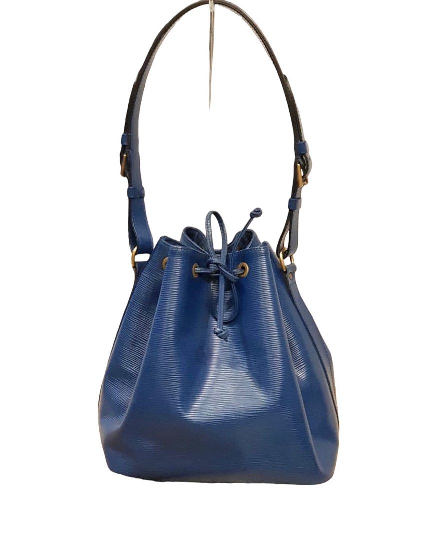 Authentic LOUIS VUITTON Epi Noe Bucket Bag (Category: Luxury Bags & Wallets) located in Cavite. Submitted by hearthighway (Listing ID 1217199436, Image 1). Description: Message the seller for more photos.