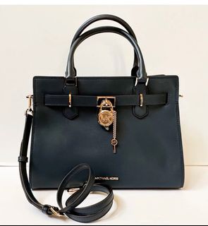 (Category: ) located in . Submitted by lesboutique (Listing ID 1217219252, Image 1). Description: .