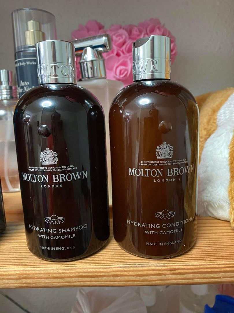 MOLTON BROWN LONDON HYDRATING SHAMPOO WITH CAMOMILE and HYDRATING